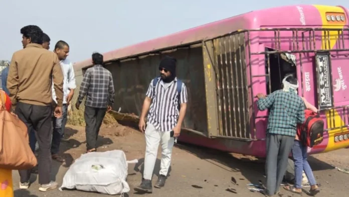 Khargone MP bus accident, बस पलटने से 6 की मौत, 20+ घायल, खंडवा-बड़ोदरा राजमार्ग
