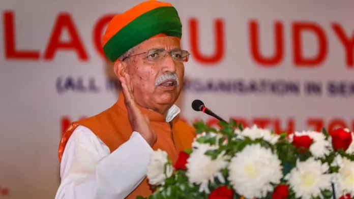 केंद्रीय कानून मंत्री अर्जुन राम मेघवाल लोकसभा में वन नेशन, वन इलेक्शन बिल पेश करते हुए।