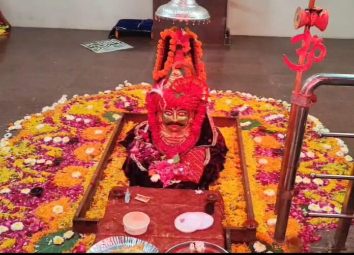 खरगोन की कृष्णकुंज कॉलोनी में श्रीकृष्णेश्वर महादेव मंदिर का 9वां प्रतिष्ठा उत्सव श्रद्धा और भक्ति के साथ मनाया गया, यज्ञ और भंडारे से हुआ समापन
