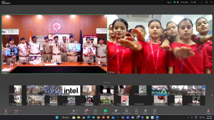 इंदौर पुलिस का “नशे से दूरी है जरूरी” अभियान पहुंचा नए मुकाम पर, 85003 लोगों ने एक साथ ली ई-शपथ बन गया वर्ल्ड रिकॉर्ड